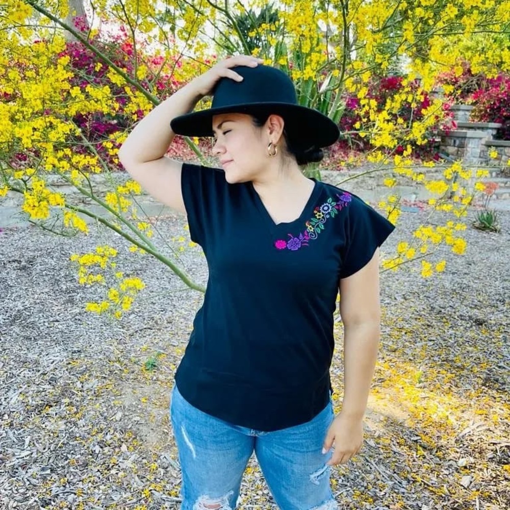 Embroidered floral design shirt